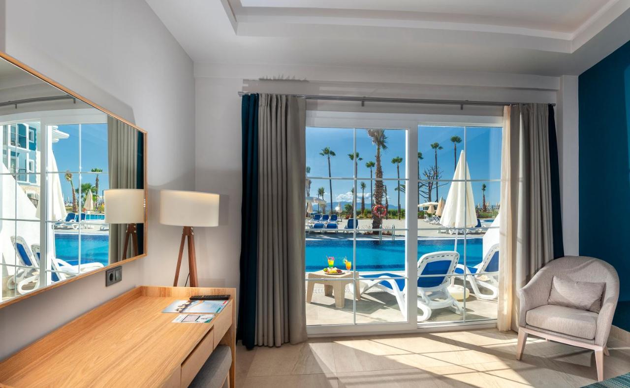 Ephesia Holiday Beach Club คูซาดาซี ภายนอก รูปภาพ