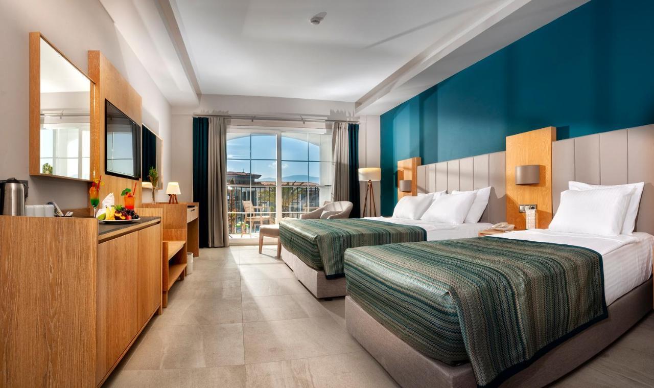 Ephesia Holiday Beach Club คูซาดาซี ภายนอก รูปภาพ
