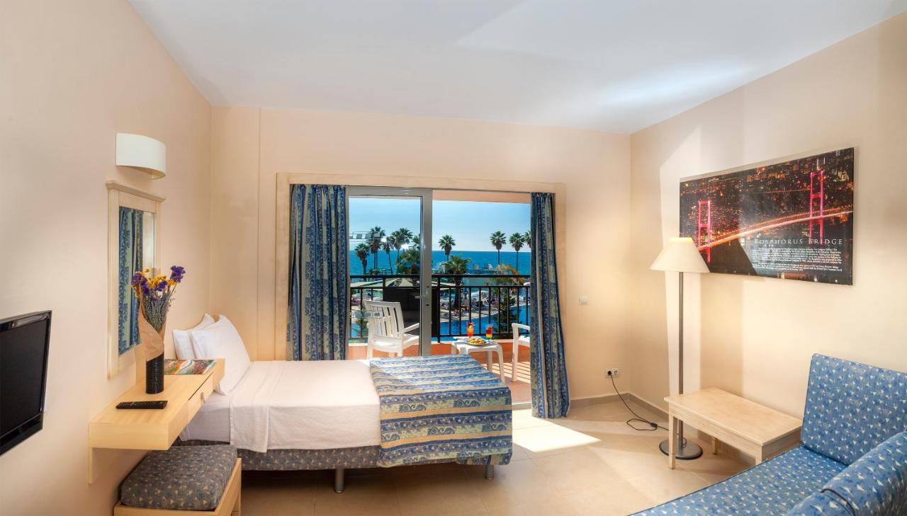 Ephesia Holiday Beach Club คูซาดาซี ภายนอก รูปภาพ