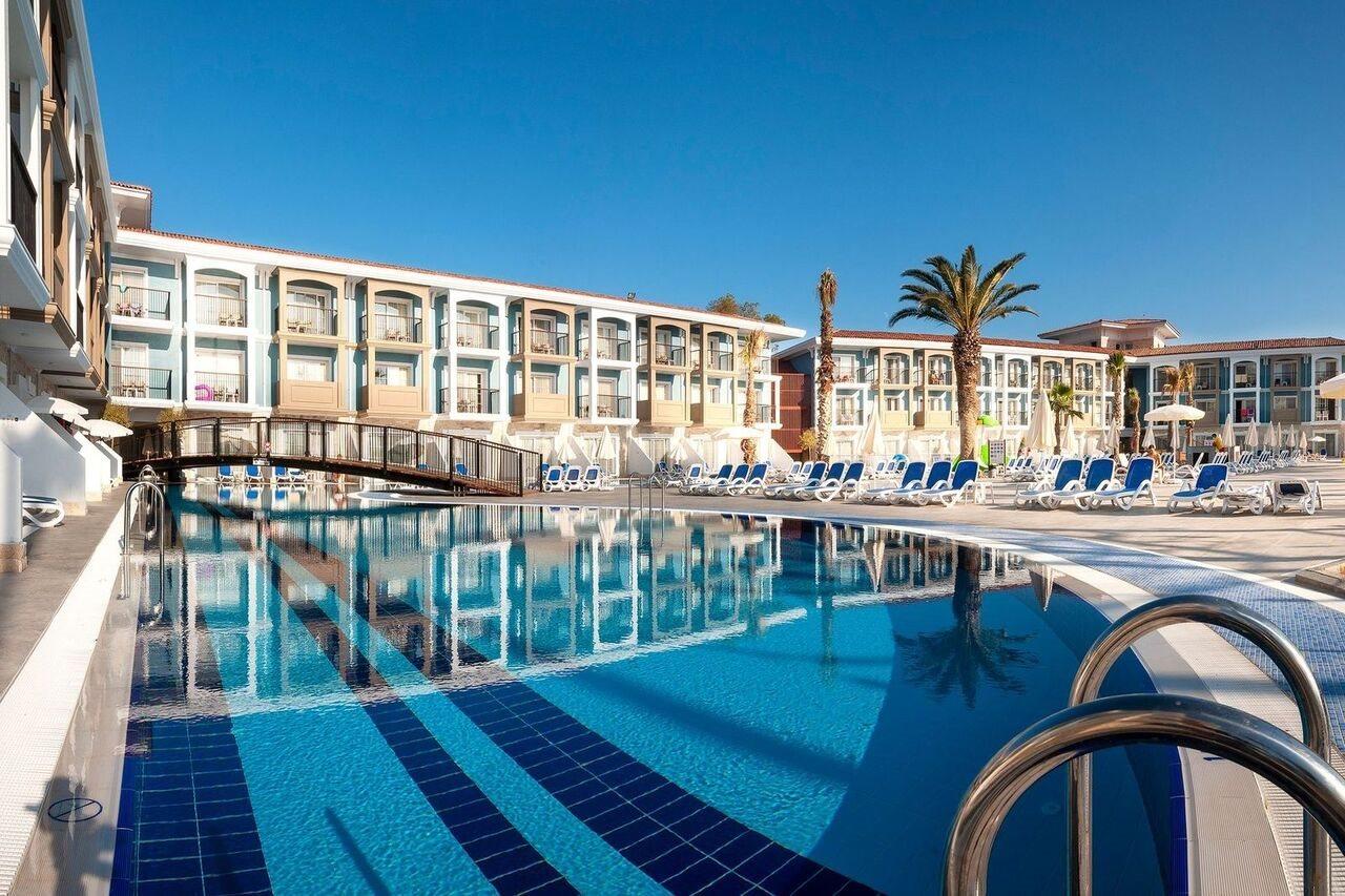 Ephesia Holiday Beach Club คูซาดาซี ภายนอก รูปภาพ