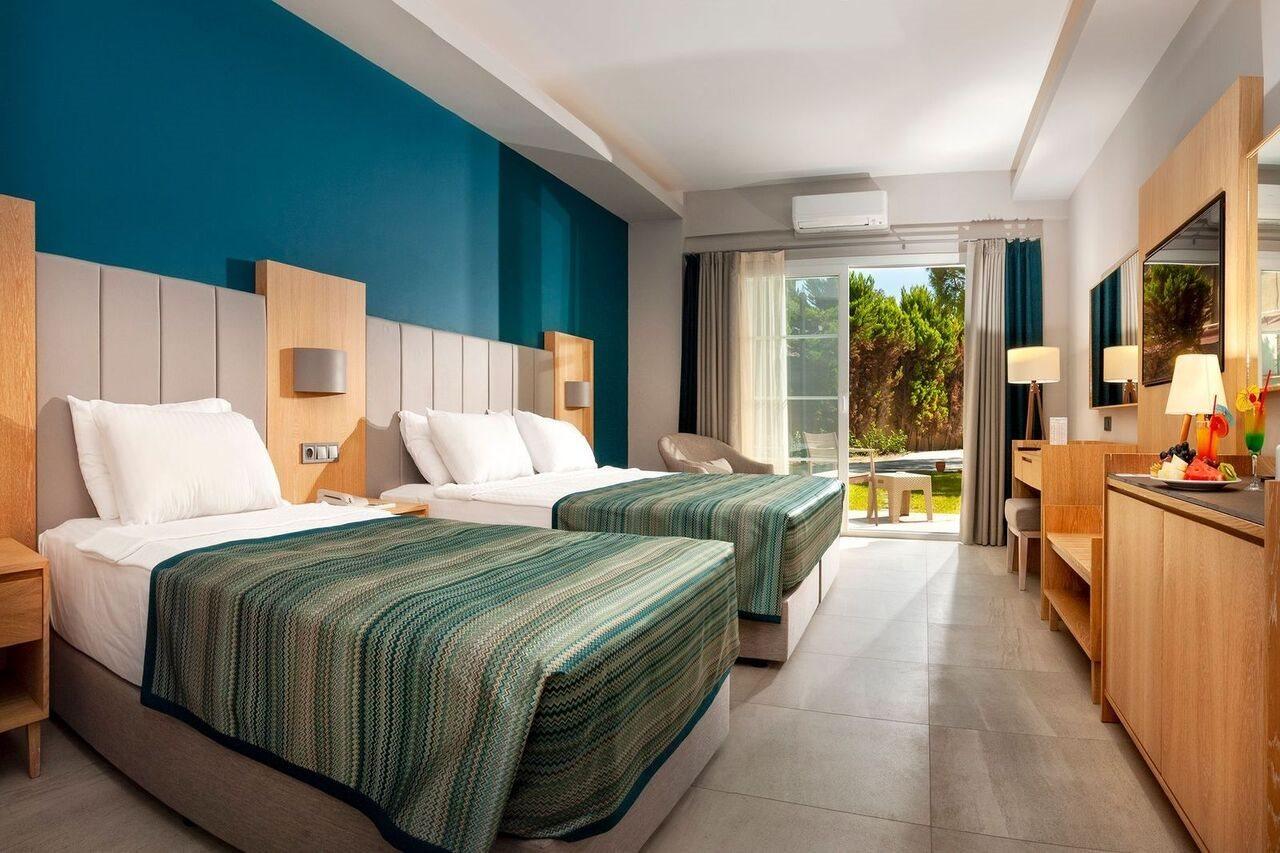 Ephesia Holiday Beach Club คูซาดาซี ภายนอก รูปภาพ