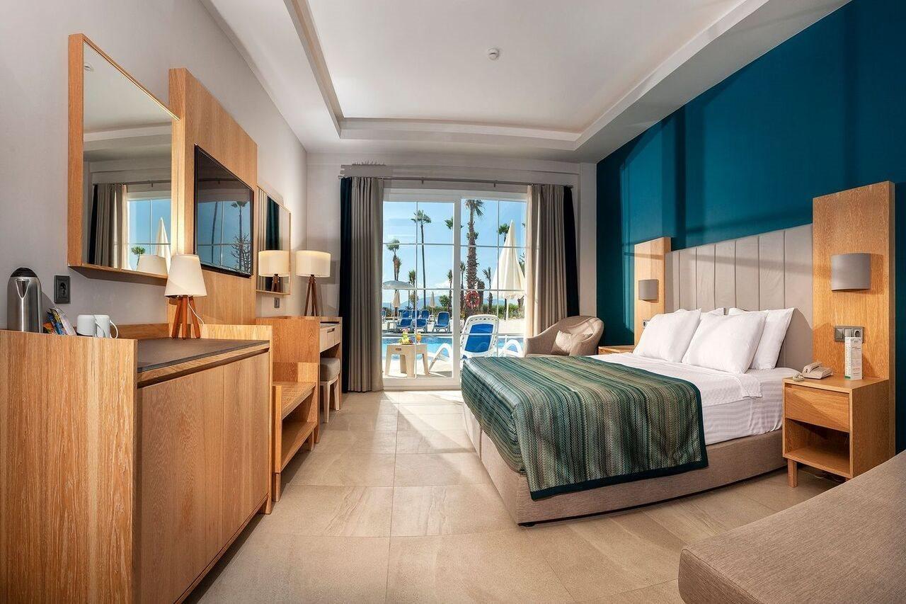 Ephesia Holiday Beach Club คูซาดาซี ภายนอก รูปภาพ