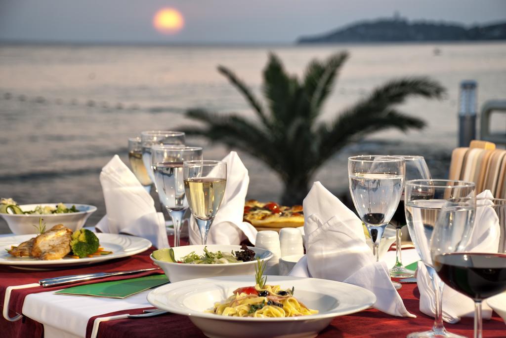 Ephesia Holiday Beach Club คูซาดาซี ภายนอก รูปภาพ