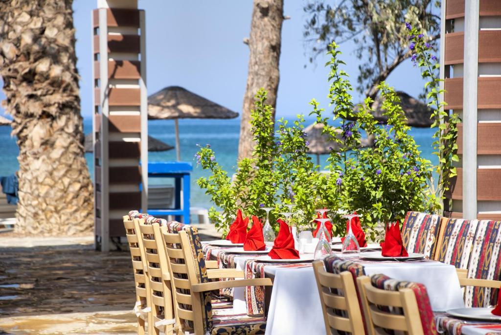 Ephesia Holiday Beach Club คูซาดาซี ภายนอก รูปภาพ