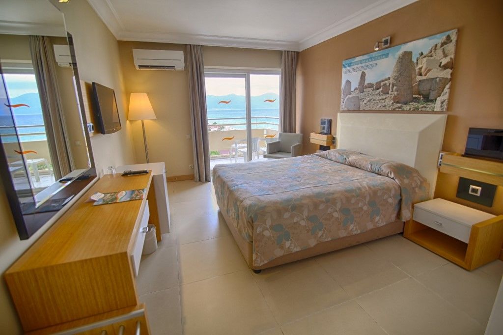 Ephesia Holiday Beach Club คูซาดาซี ภายนอก รูปภาพ