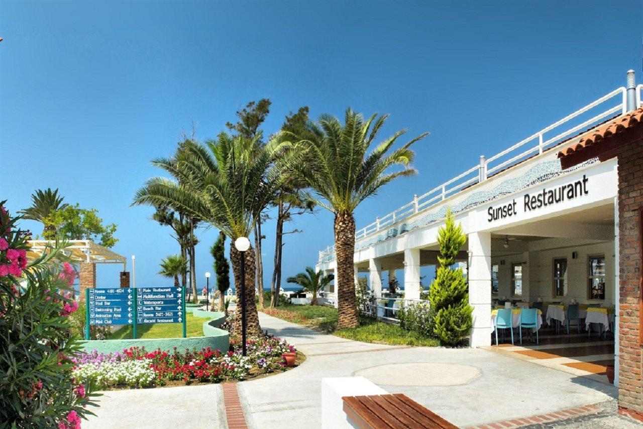 Ephesia Holiday Beach Club คูซาดาซี ภายนอก รูปภาพ